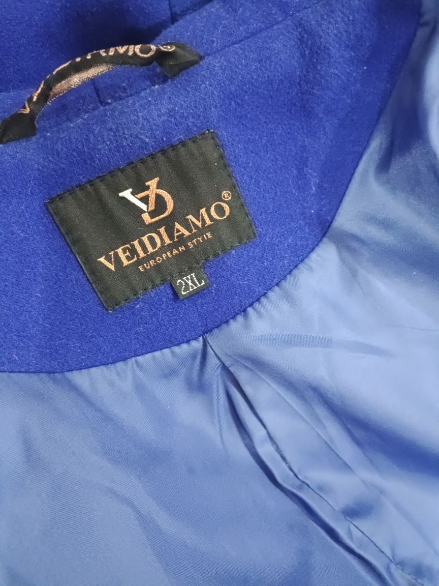 Пальто продам недорого