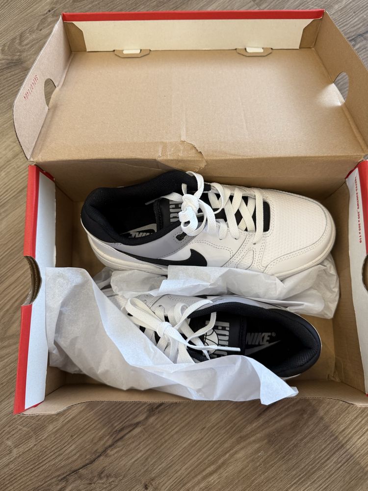 Продам кроссовки Nike