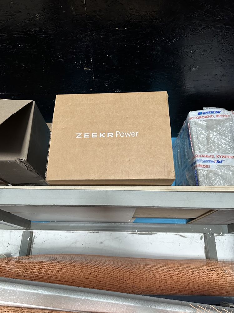 Настенная Зарядка Zeekr оригинал 7квт