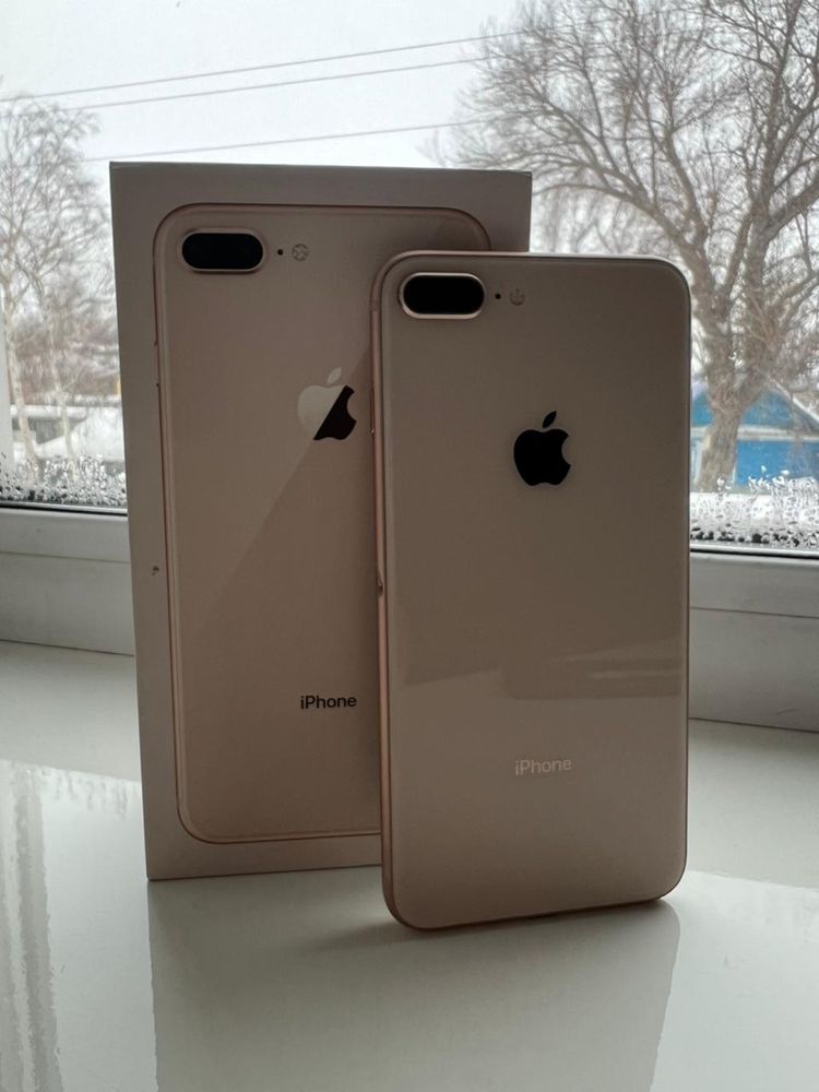 продам iPhone 8+