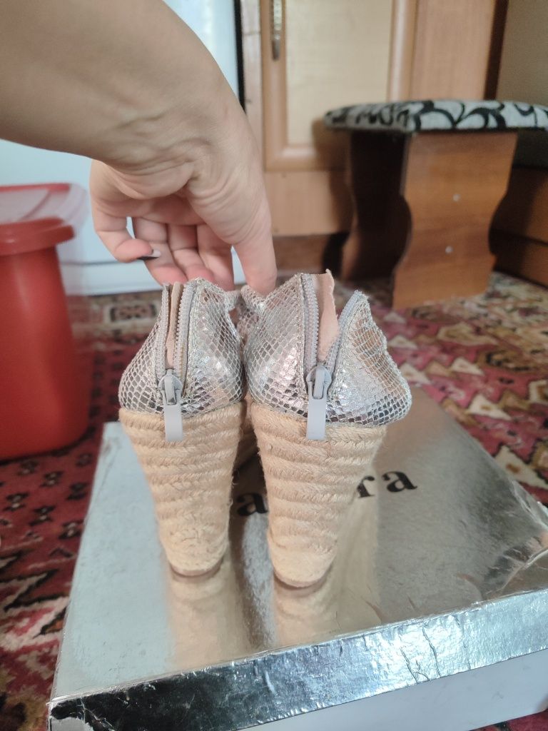 Продам фирменную обувь