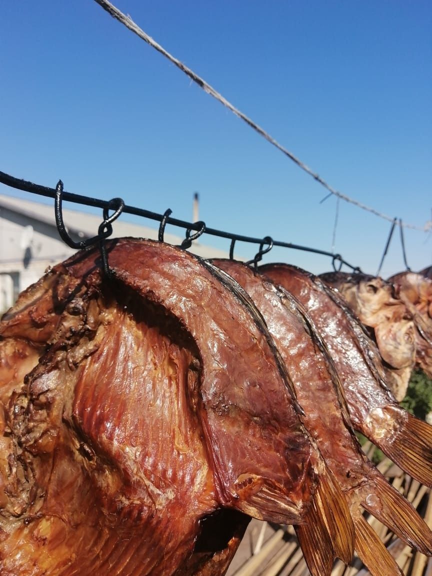 Продам карась крупный горячего копчения.