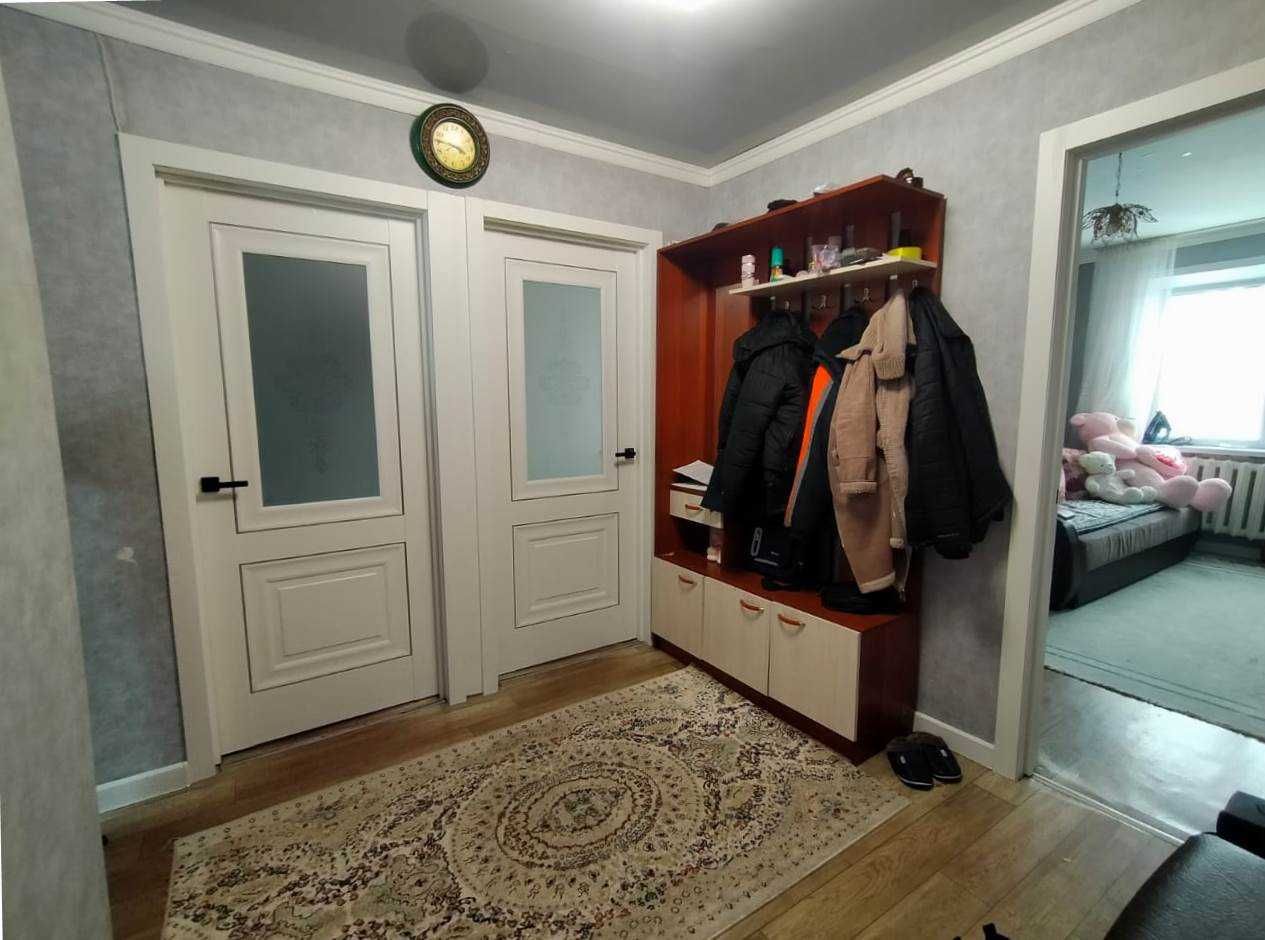 Продается 3-х комнатная квартира + гараж в г. Абае 2 мкрн д.11