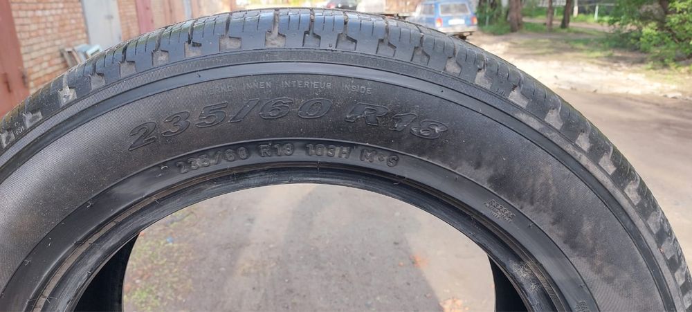 Продам резину (всесезонка)