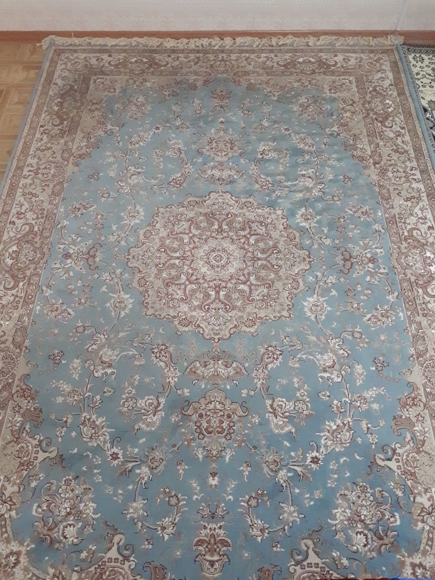 Продам дорожку и ковер