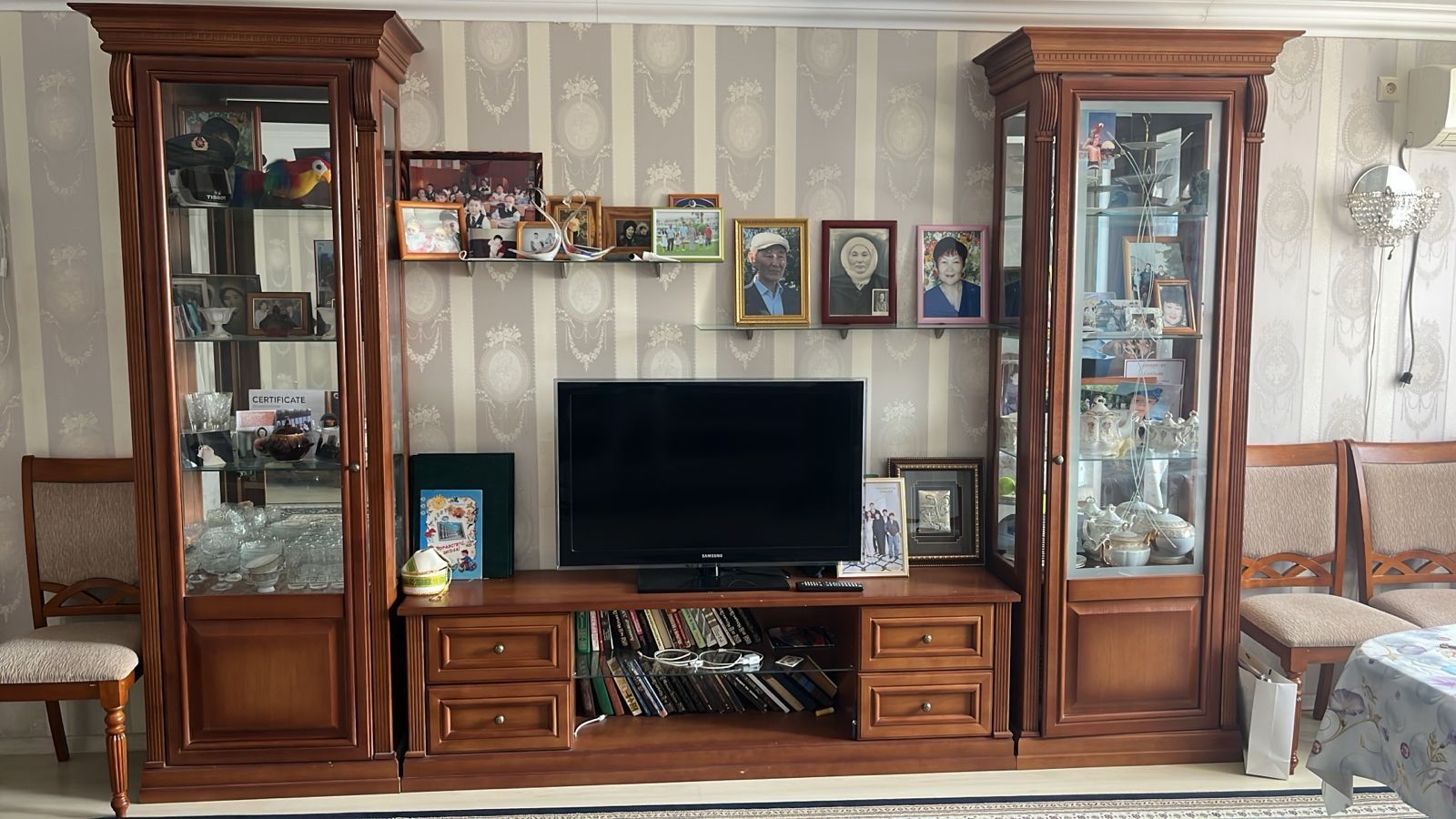 Продажа стенки в гостиной