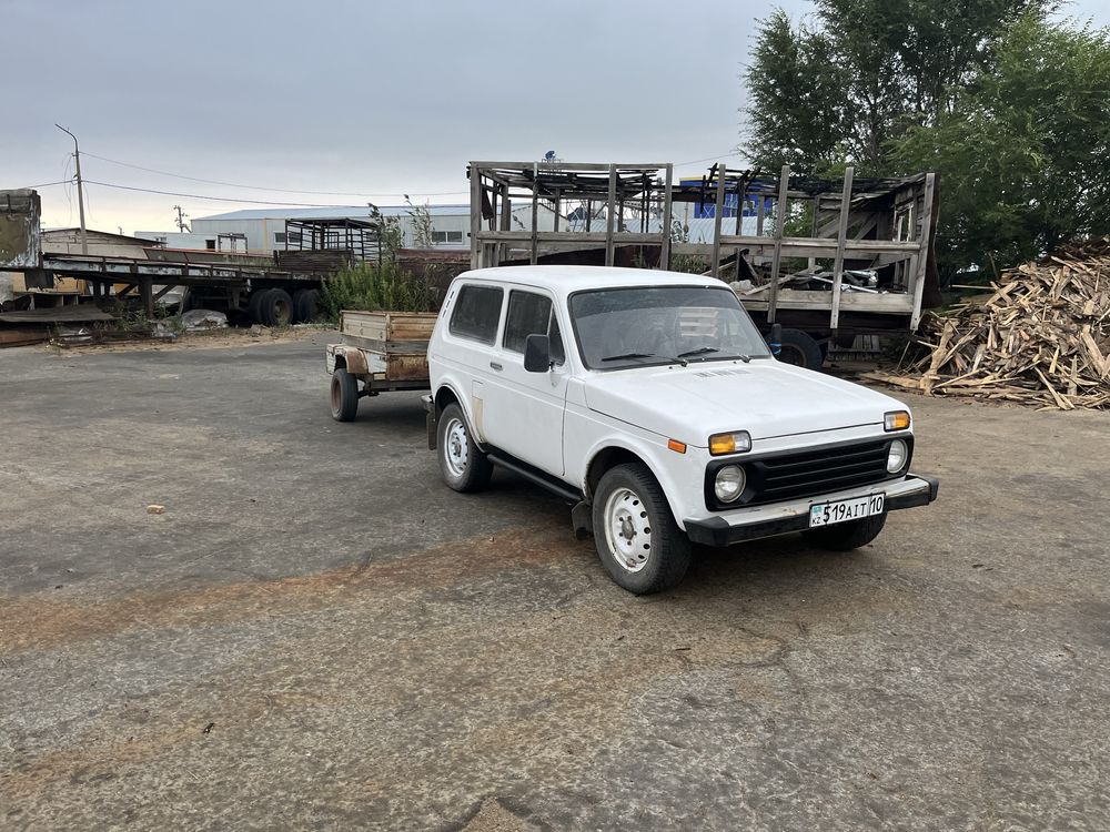Продам ниву с прицепом