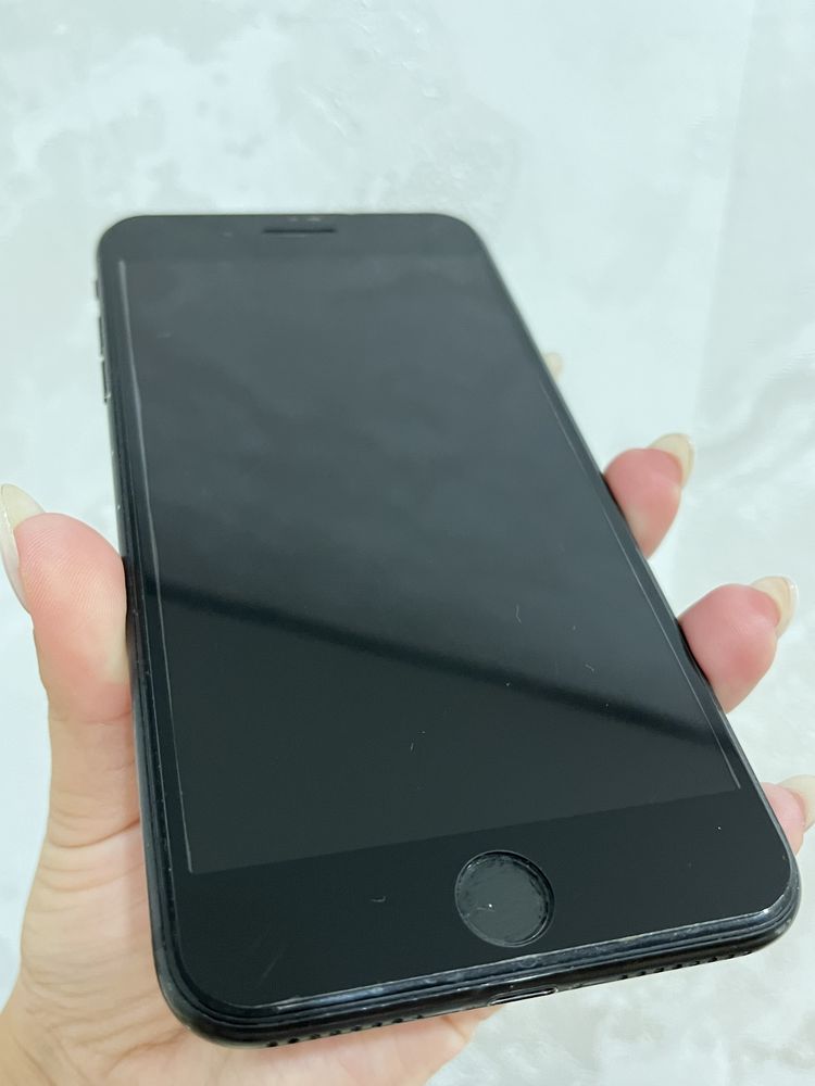 Iphone 8 plus продам