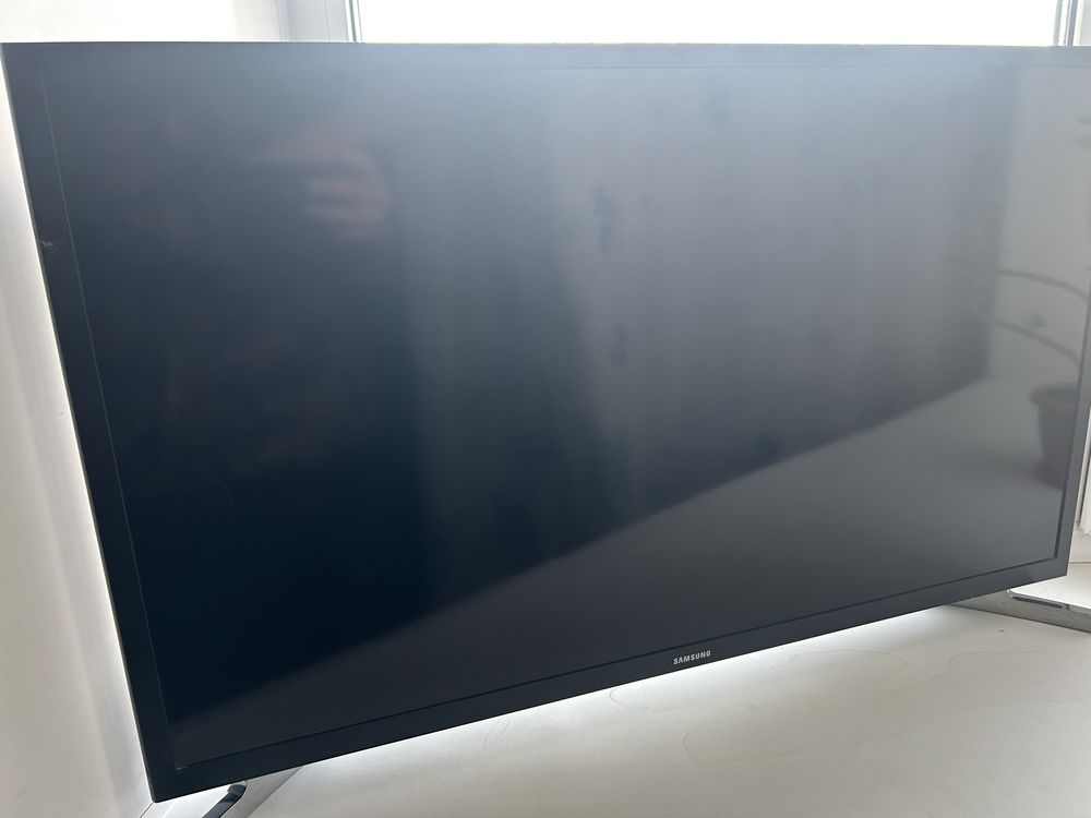 Продам тв Led Samsung 32 дюйм/ 82 см