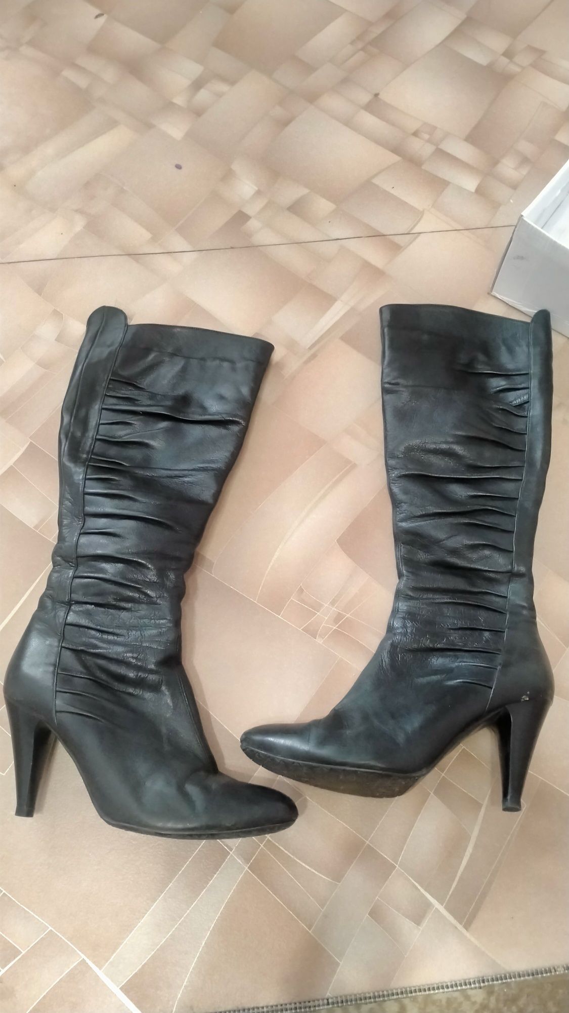 Продам женские сапоги очень дёшево