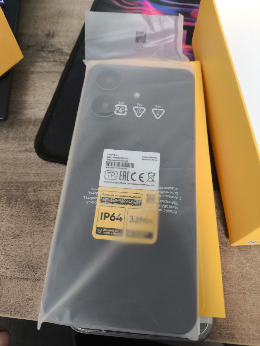 Продается новый телефон realme
