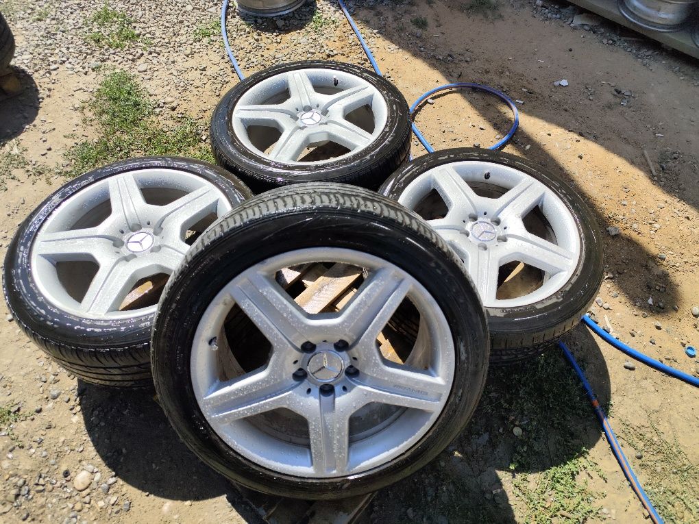 Срочно продам шикарные разноширокие диски с шинами в идеале. Диск