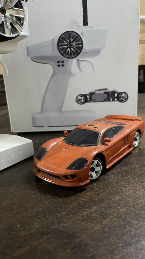 IW04M-B 4WD 2.4 GHz  Компактная радиоуправляемая машинка масштаба 1:28