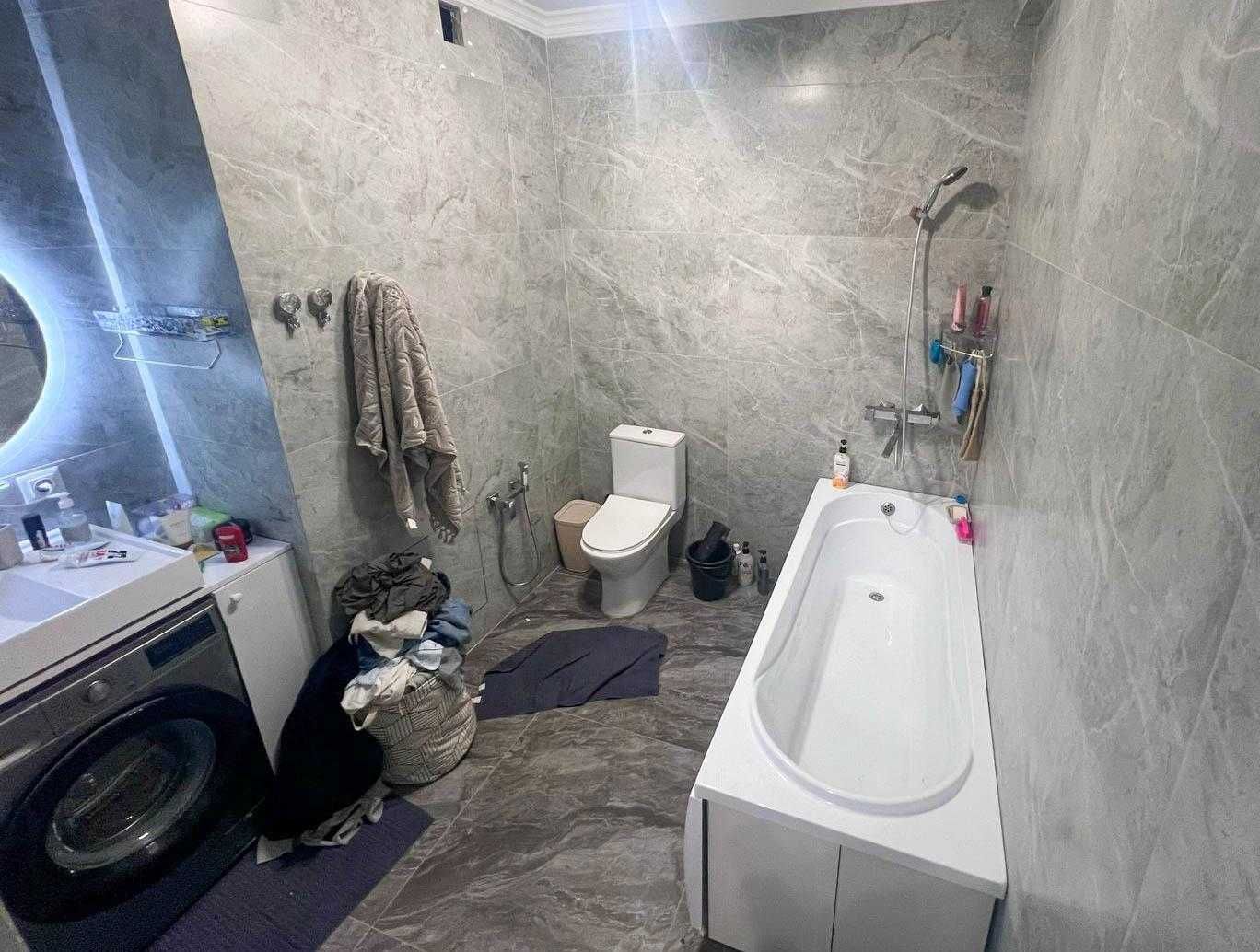 Продам 2х комнатную квартиру Амина Империя