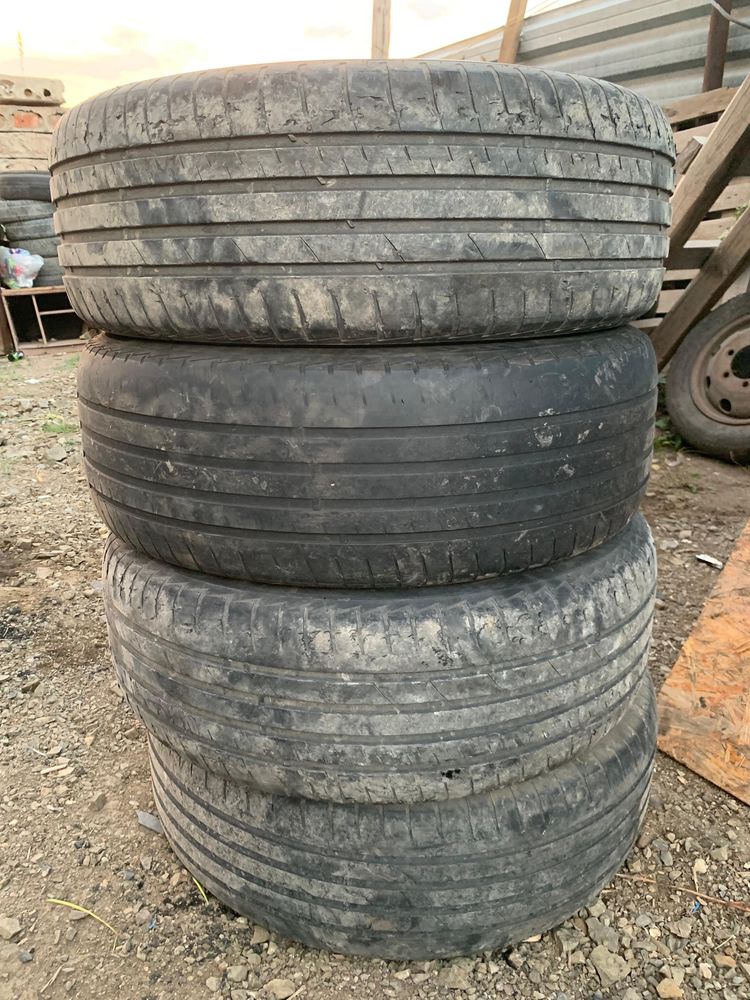 Продам шины  215/60/17 96Н