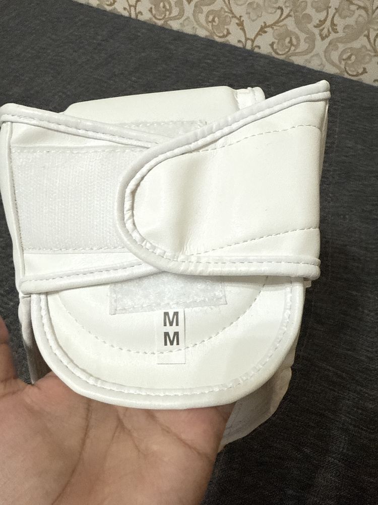 Продам шлем для каратэ