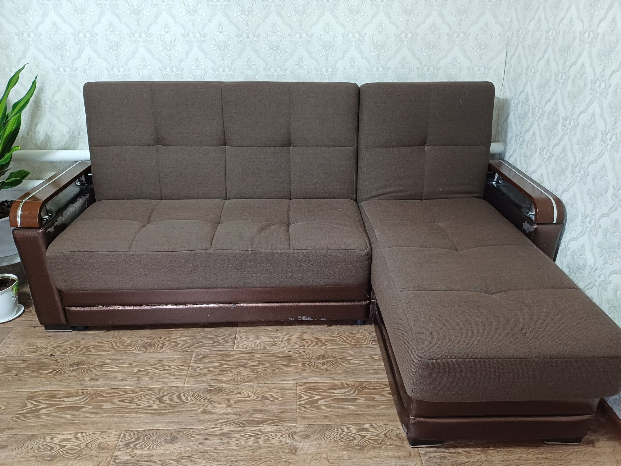Продам угловой диван