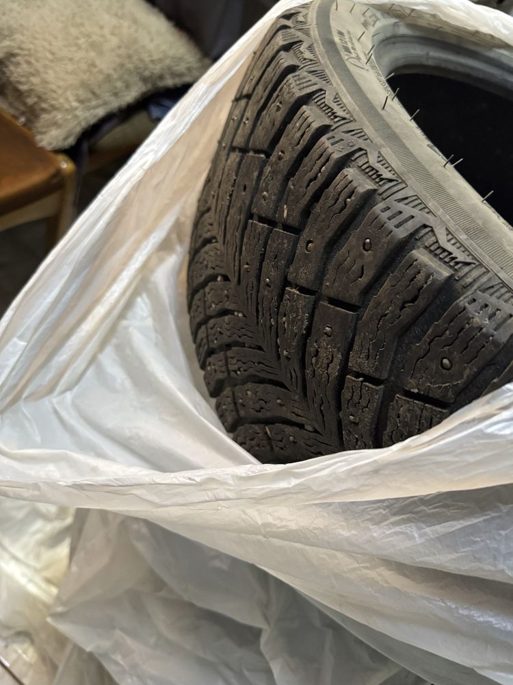 Зимние шины 235/45/R18 Michelin