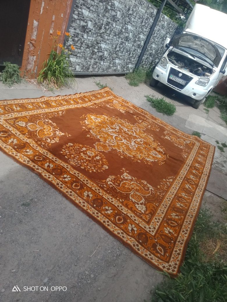 Ковёр в отличном состоянии