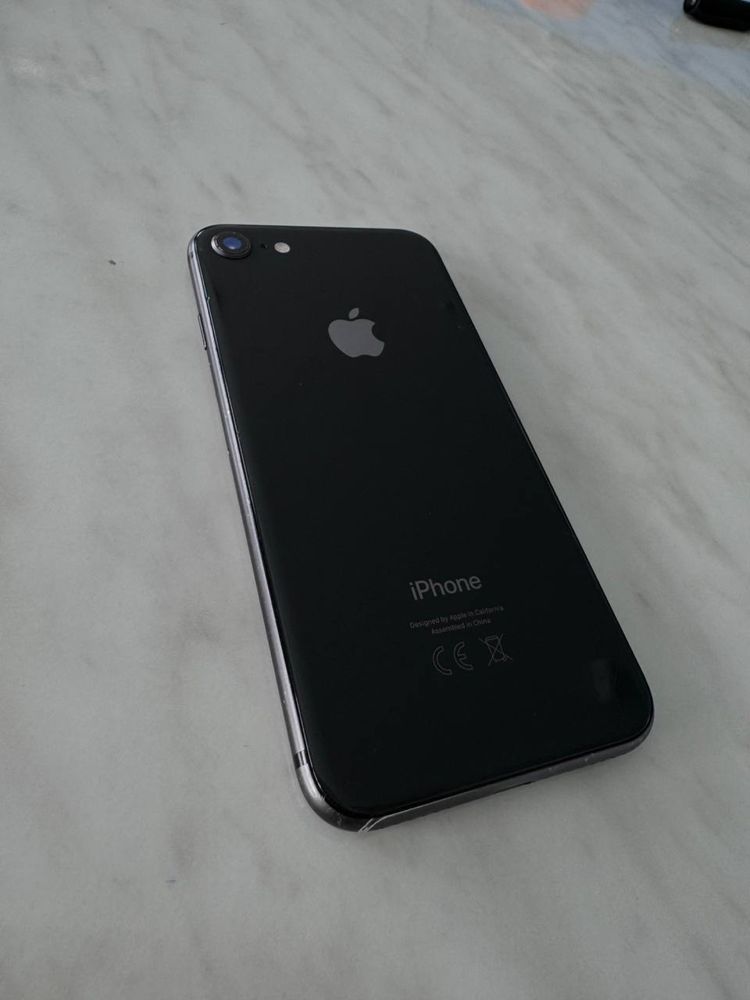 продам iphone 8 в хорошом состоянии