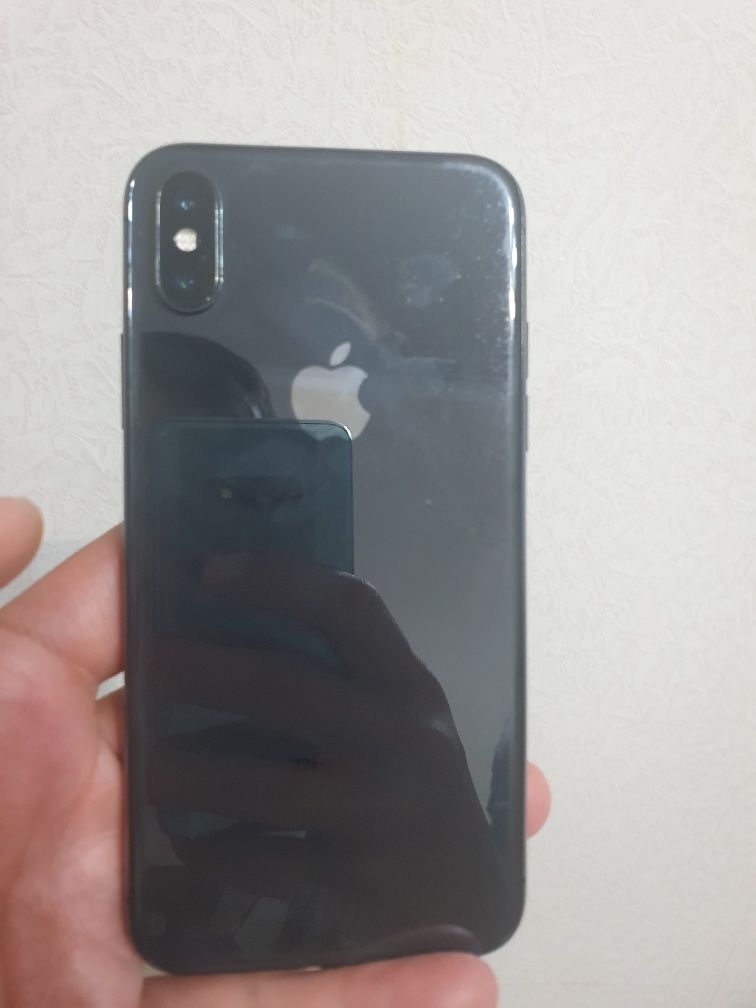 Ipone x в хорошем состоянии.