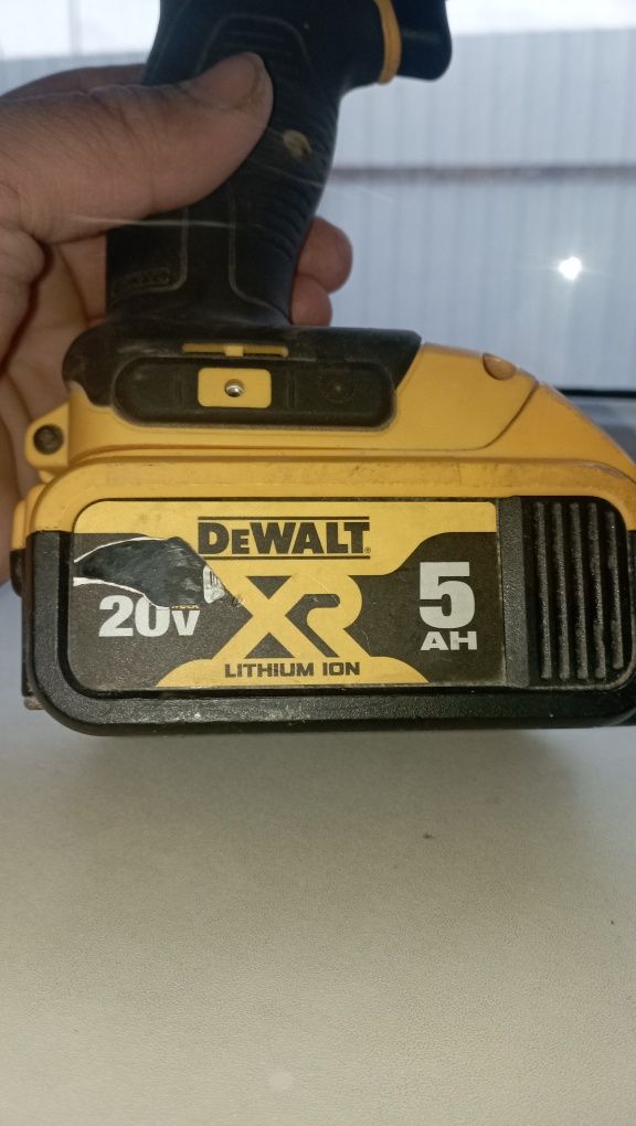 Dewalt аккумуляторный гайковёрт