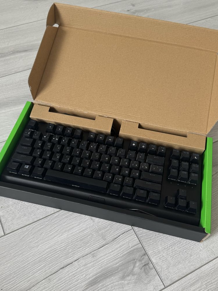 Продам игровую клавиатуру Tenkeyless v3
