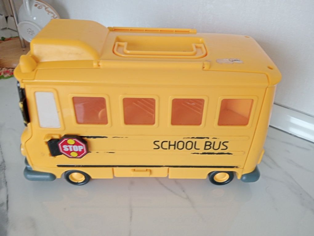 Продам игрушку автобус school bus
