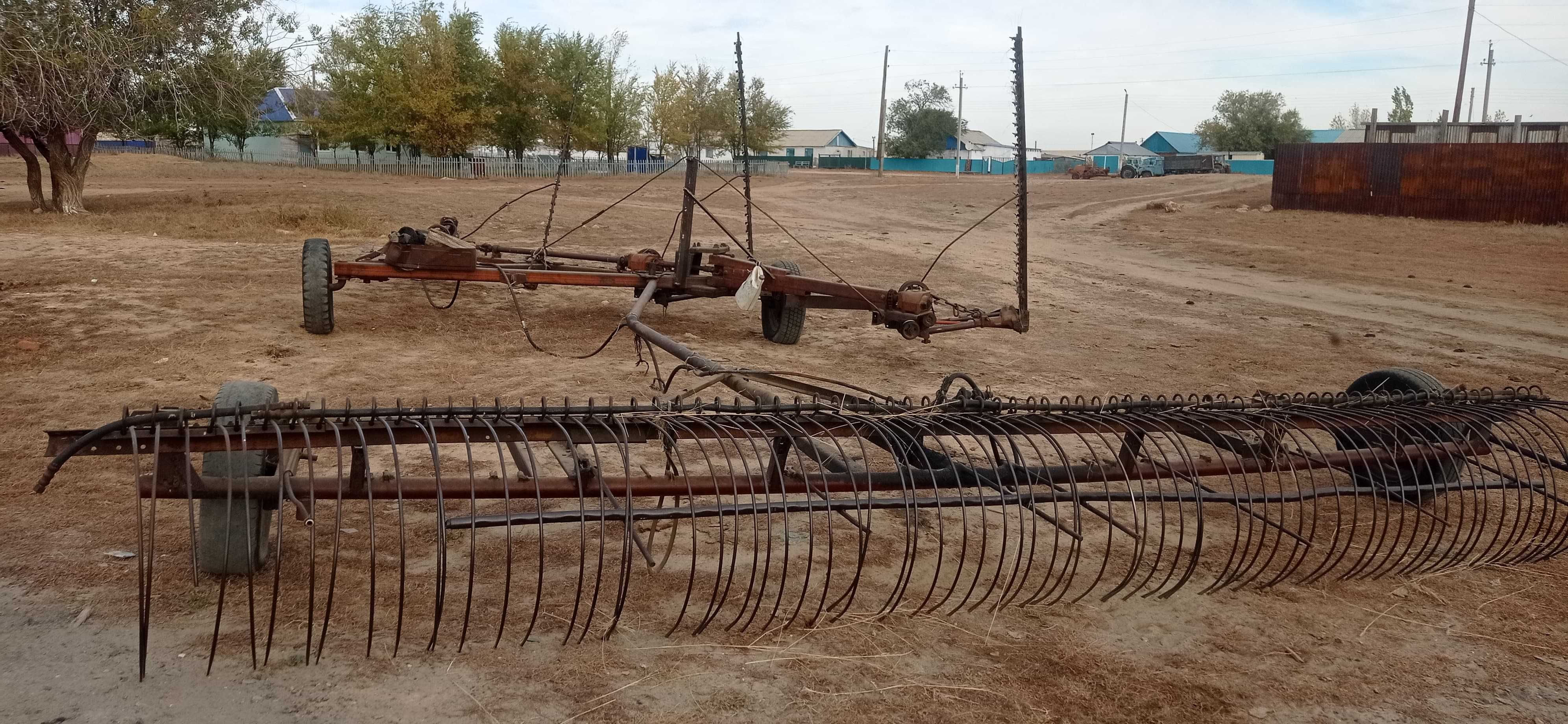 Продам трактор, пресс подборщик,косилка, тележка