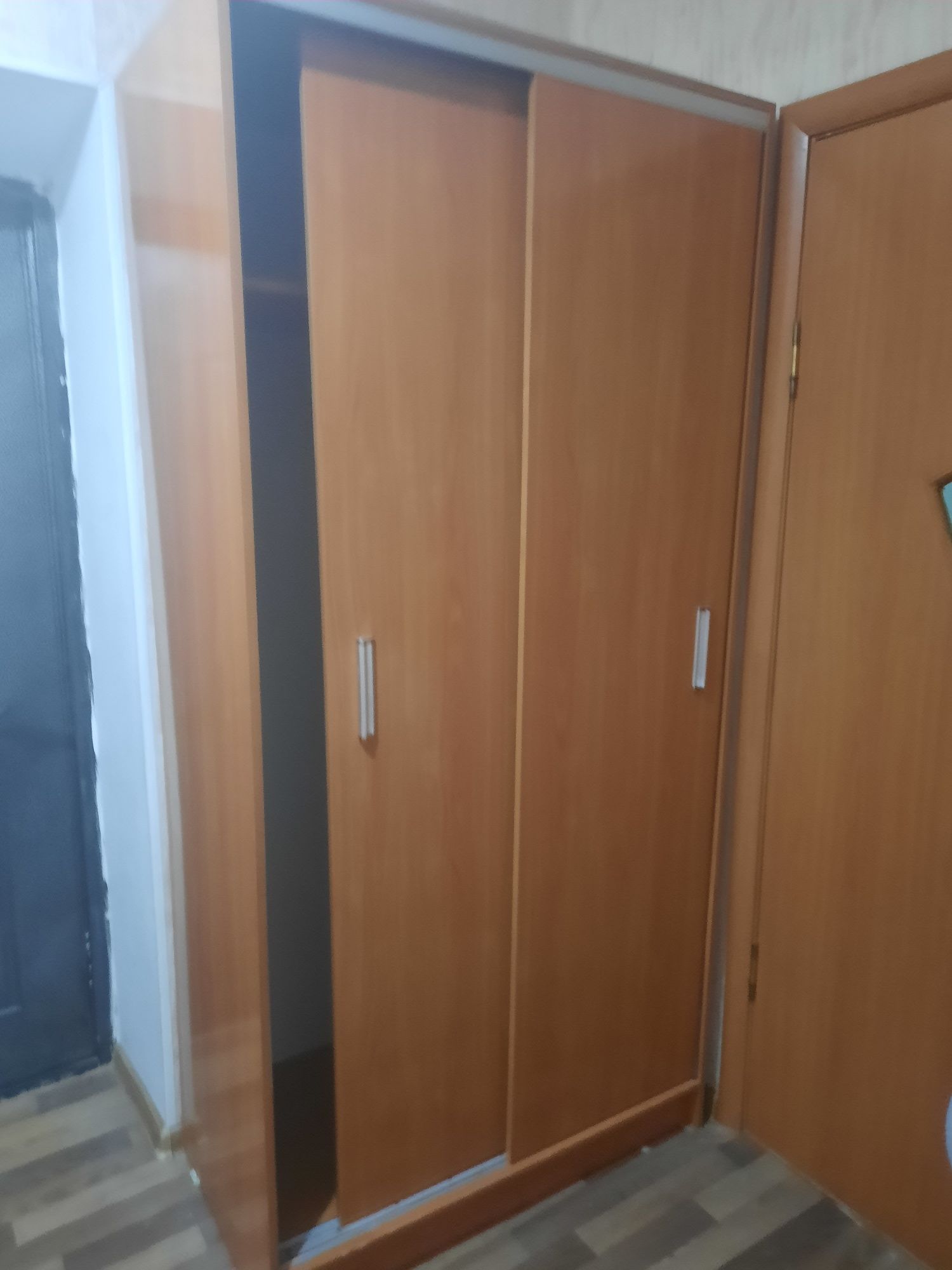 Көрпе жинайтын шкаф
