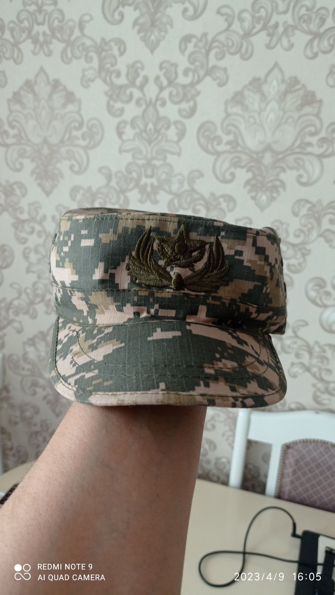 Военный биретка и кепка