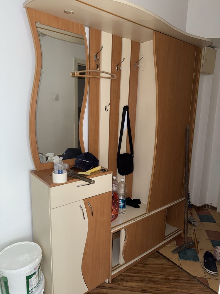 Шкаф для прихожей