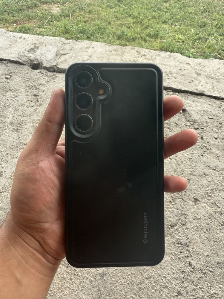 Samsung s24FE в отличном состояние