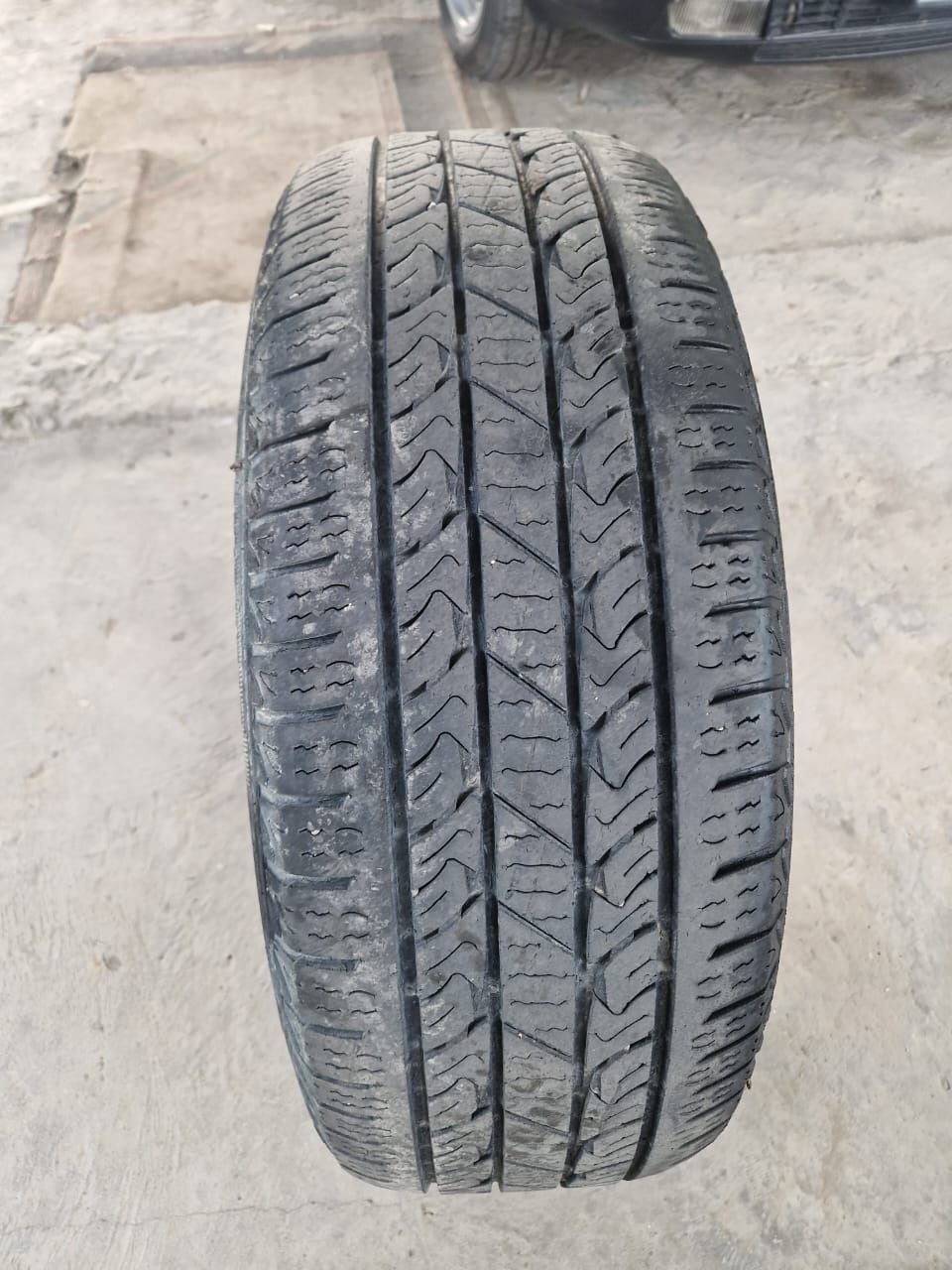 Продам  Срочно шины на Джип