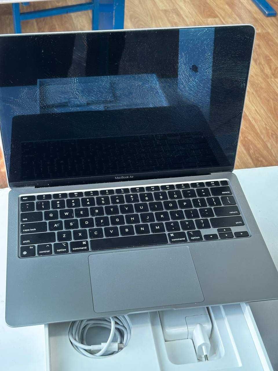 Продам Macbook air13