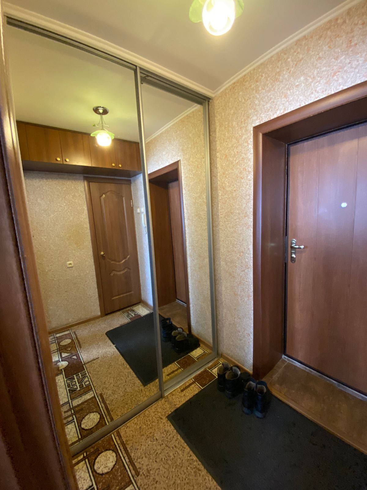 Продам 1 комн кв новой планировки в 20 мкр