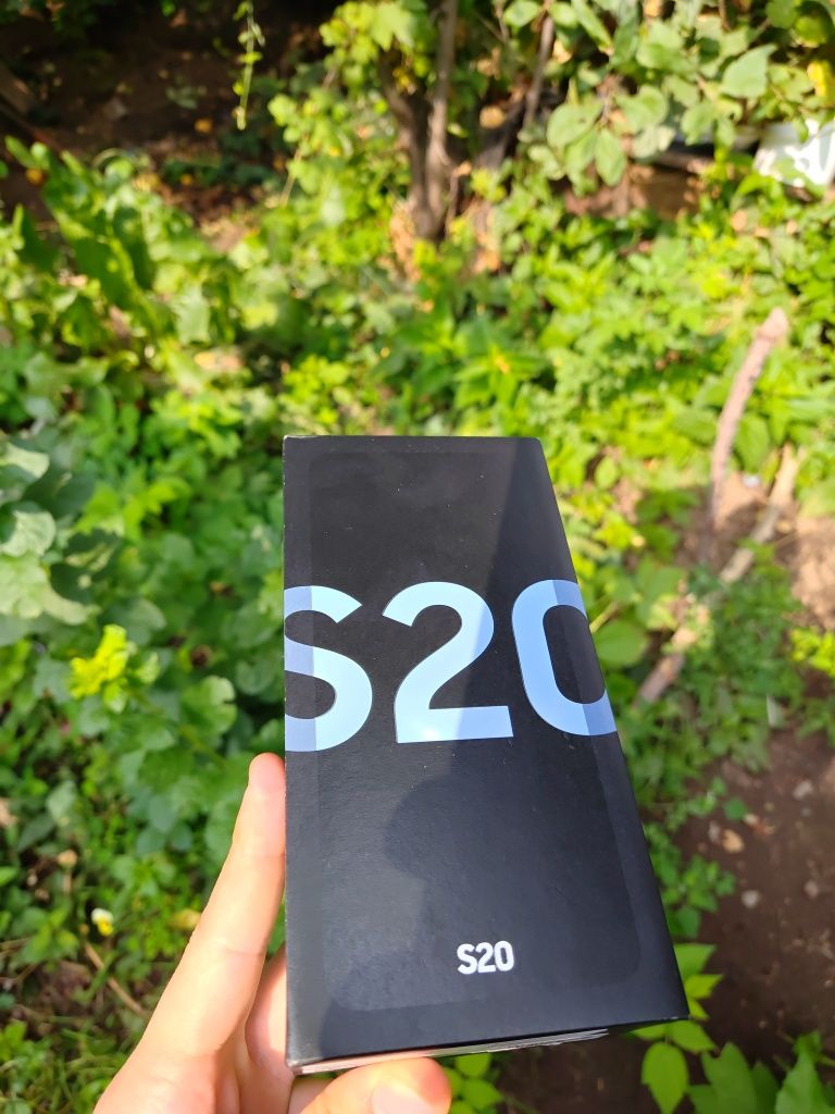Продам Samsung s20 128gb