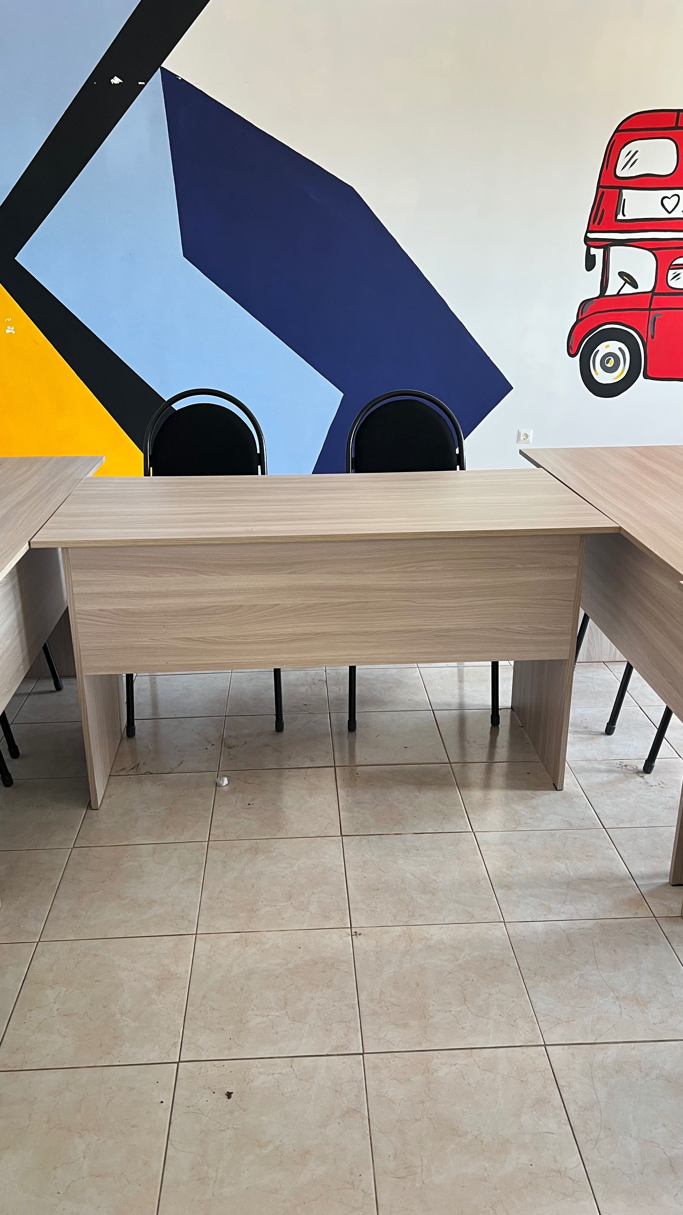 парты 6шт, стулья 13 шт, компьютерный стол и шкаф