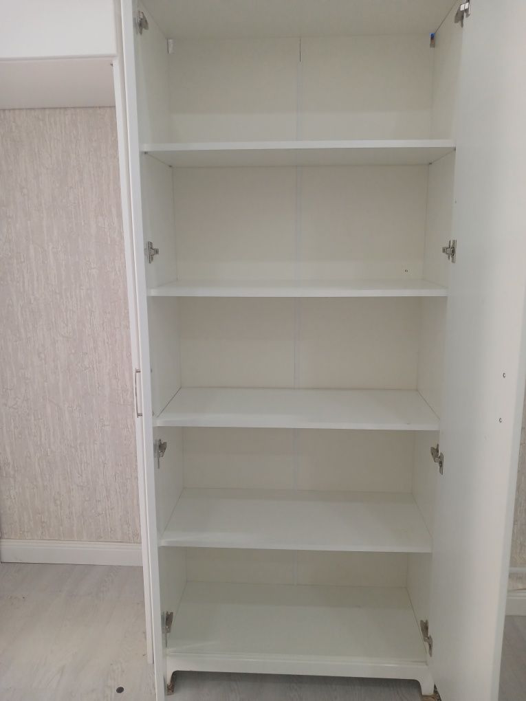 Продам чистый шкаф отличного качества