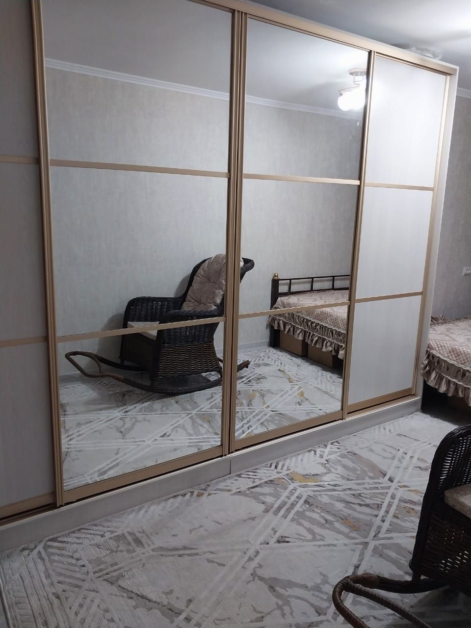 Продается квартира!СРОЧНО!!
6 микрайон 26 үйде 4 этажда 4 бөлмелі квар