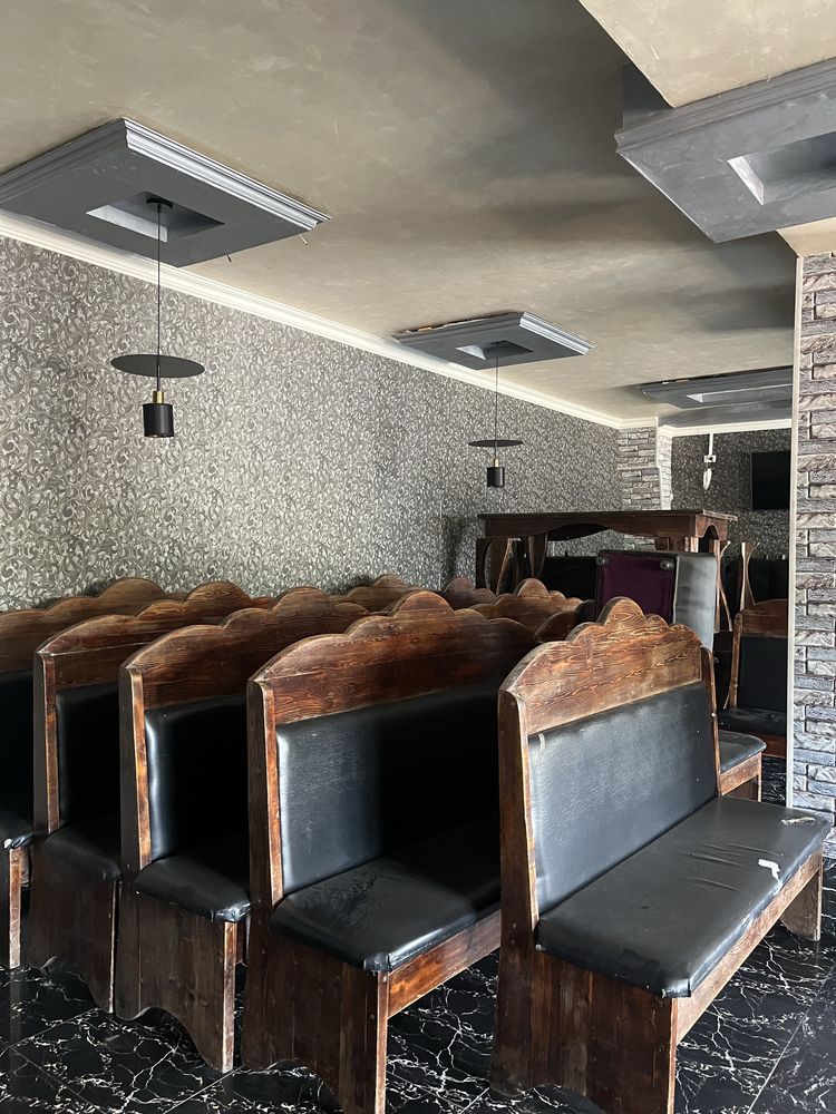 Срочно продается стол и стулья