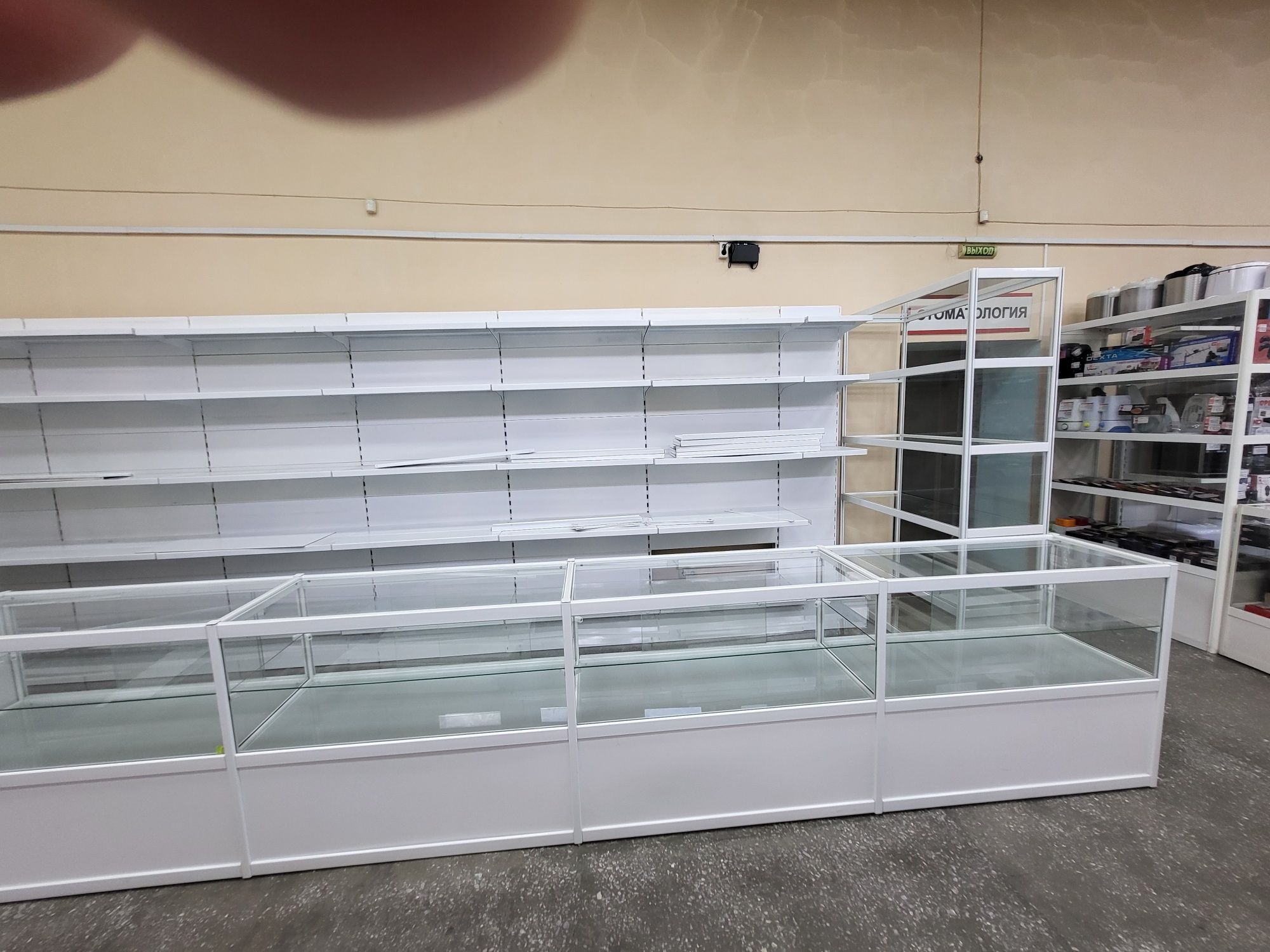 Сдам в аренду торговые площади с оборудованием в магазине Оазис.