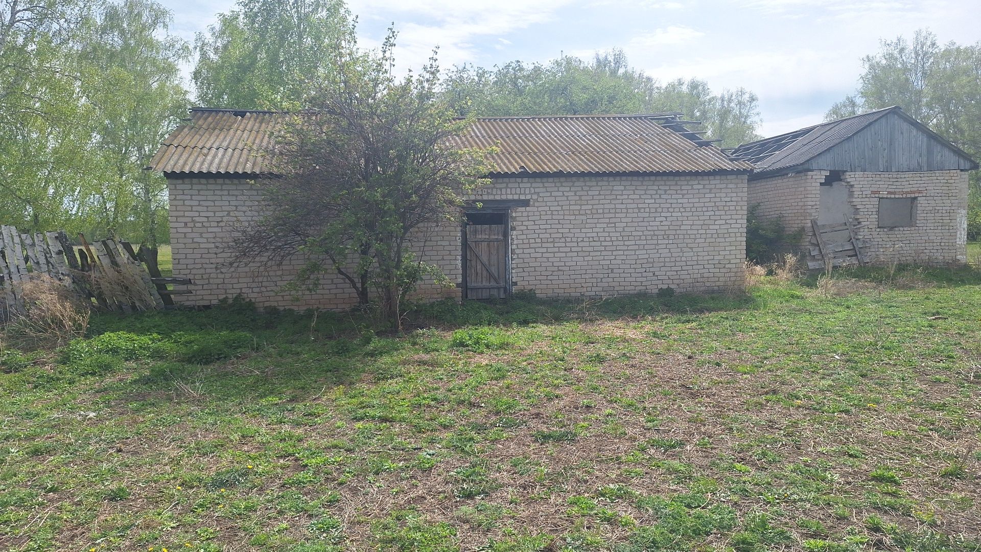 Продам дом с базай