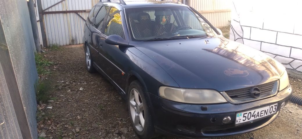 Продам авто опель вектра б 2001года