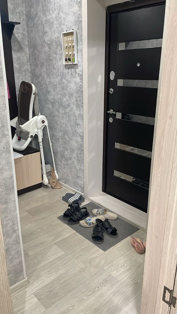 Продам 1 комнатную квартиру в районе пед.коледжа