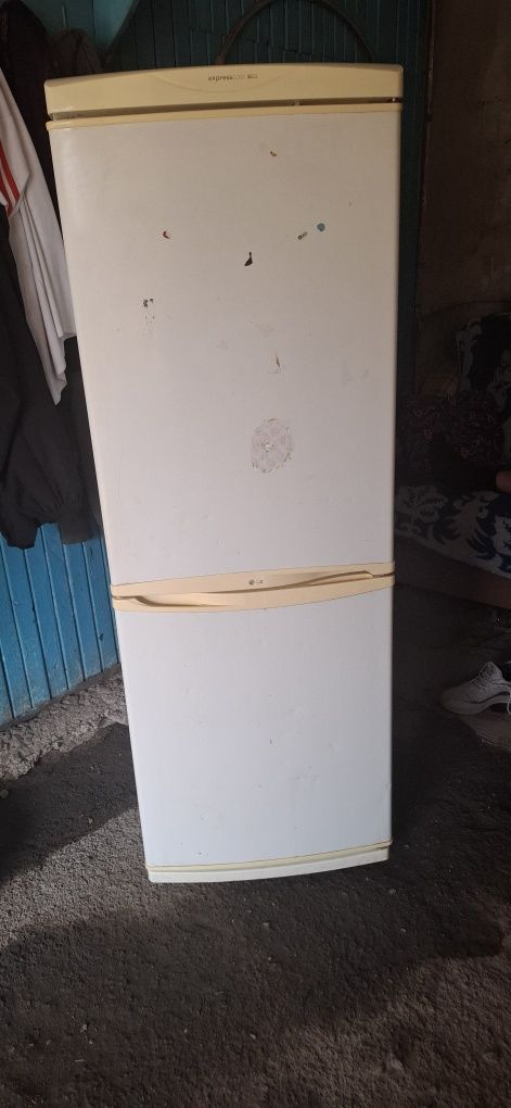 Продам холодильник