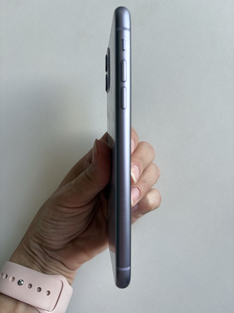 IPhone 11, 64 Гб, идеальное состояние.