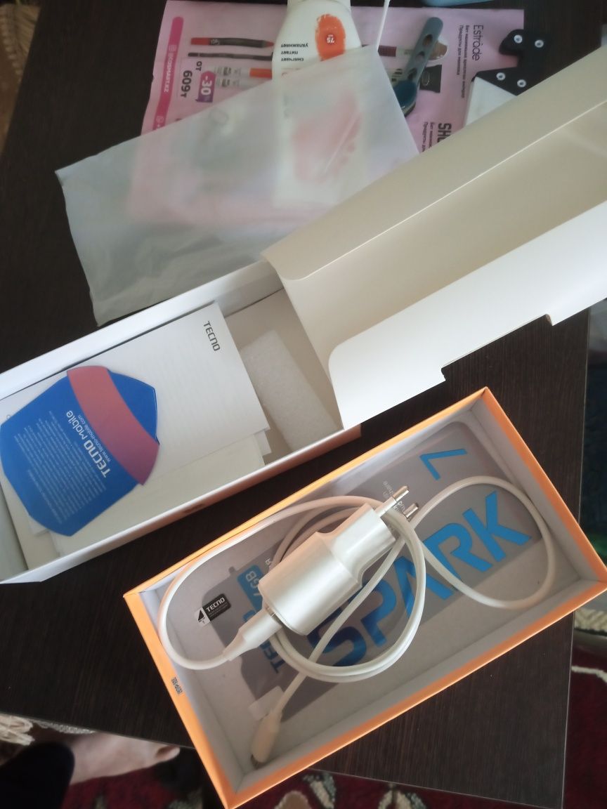Продам телефон Tecno Spark 7