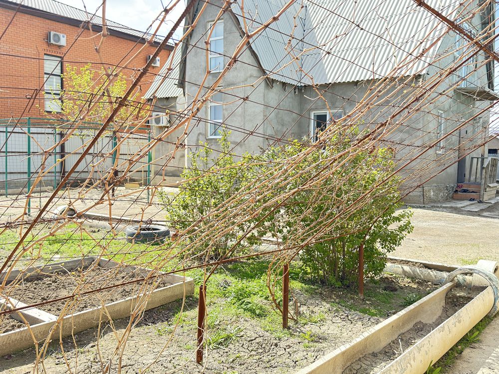 4 бөлмелі Мансард үй сатылады. Саудасы бар.