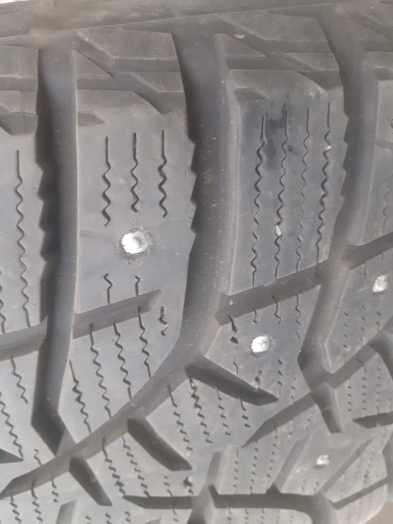 Продам зимнюю резину, Bridgestone Blizzak, размер 285/50 R20